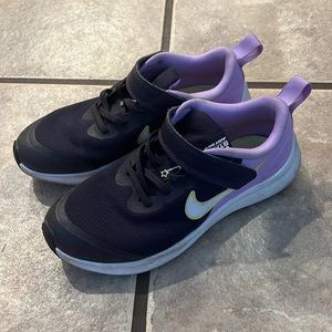 Nike girls sneakers